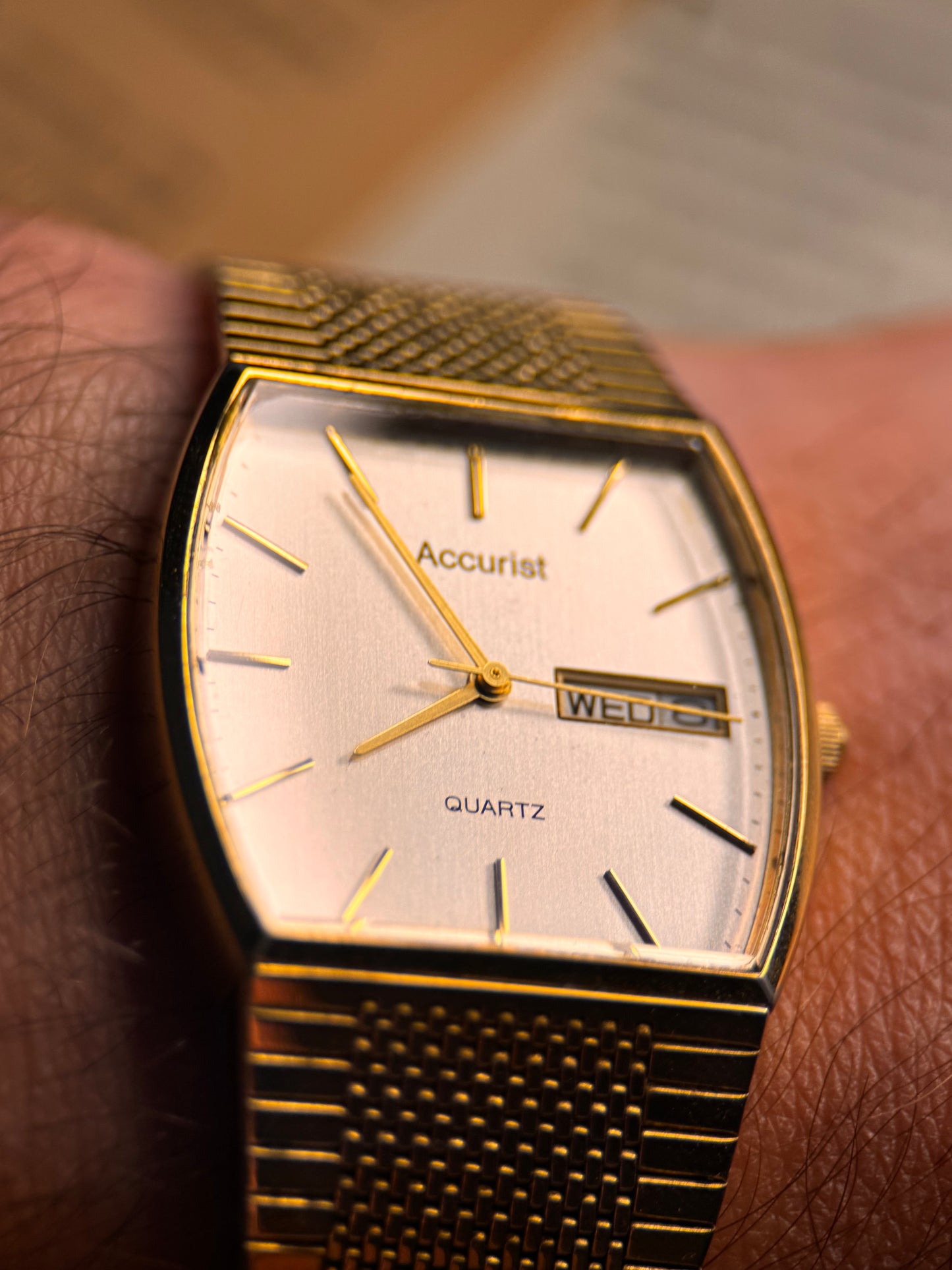 Accurist Men’s Quartz Day-Date Watch – CAL6M02 Gold Tone