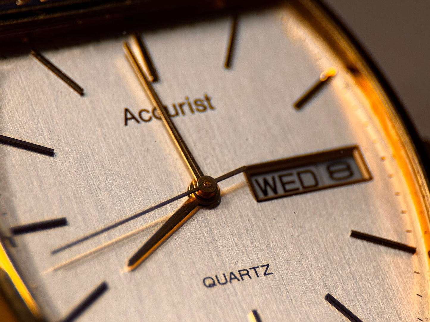 Accurist Men’s Quartz Day-Date Watch – CAL6M02 Gold Tone