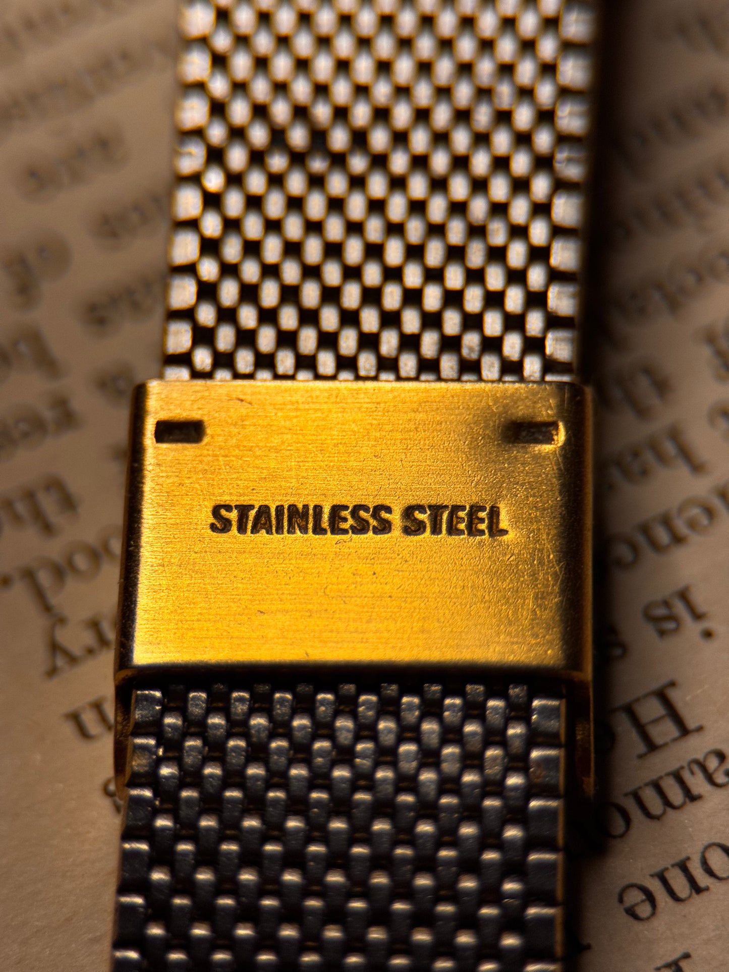 Accurist Men’s Quartz Day-Date Watch – CAL6M02 Gold Tone