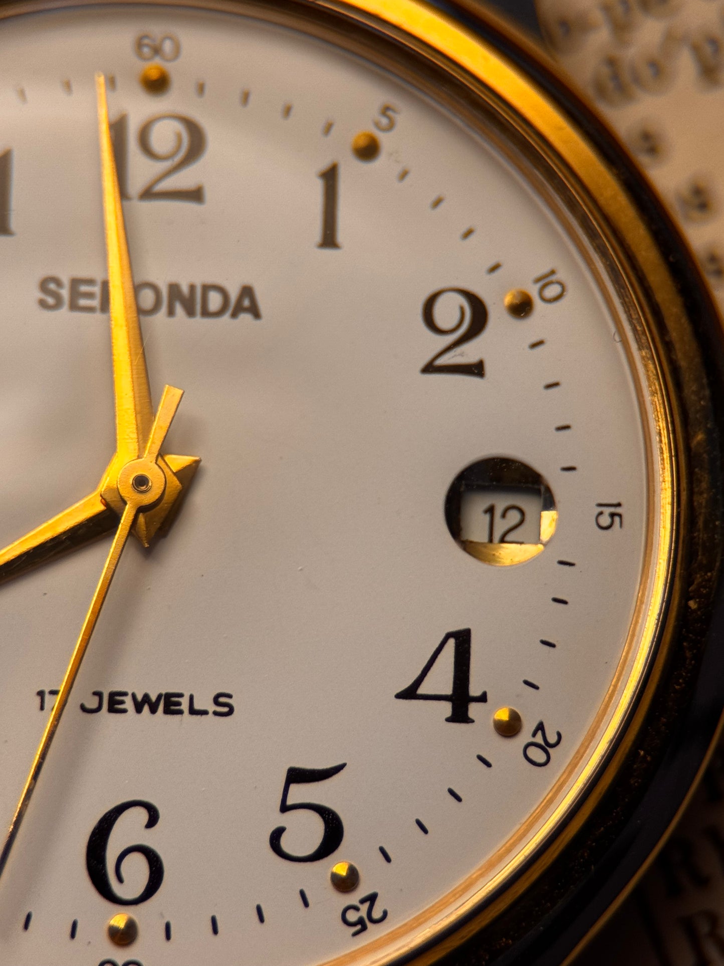 Sekonda 17-Jewel Mechanical Wind – Gold Tone (1970s)