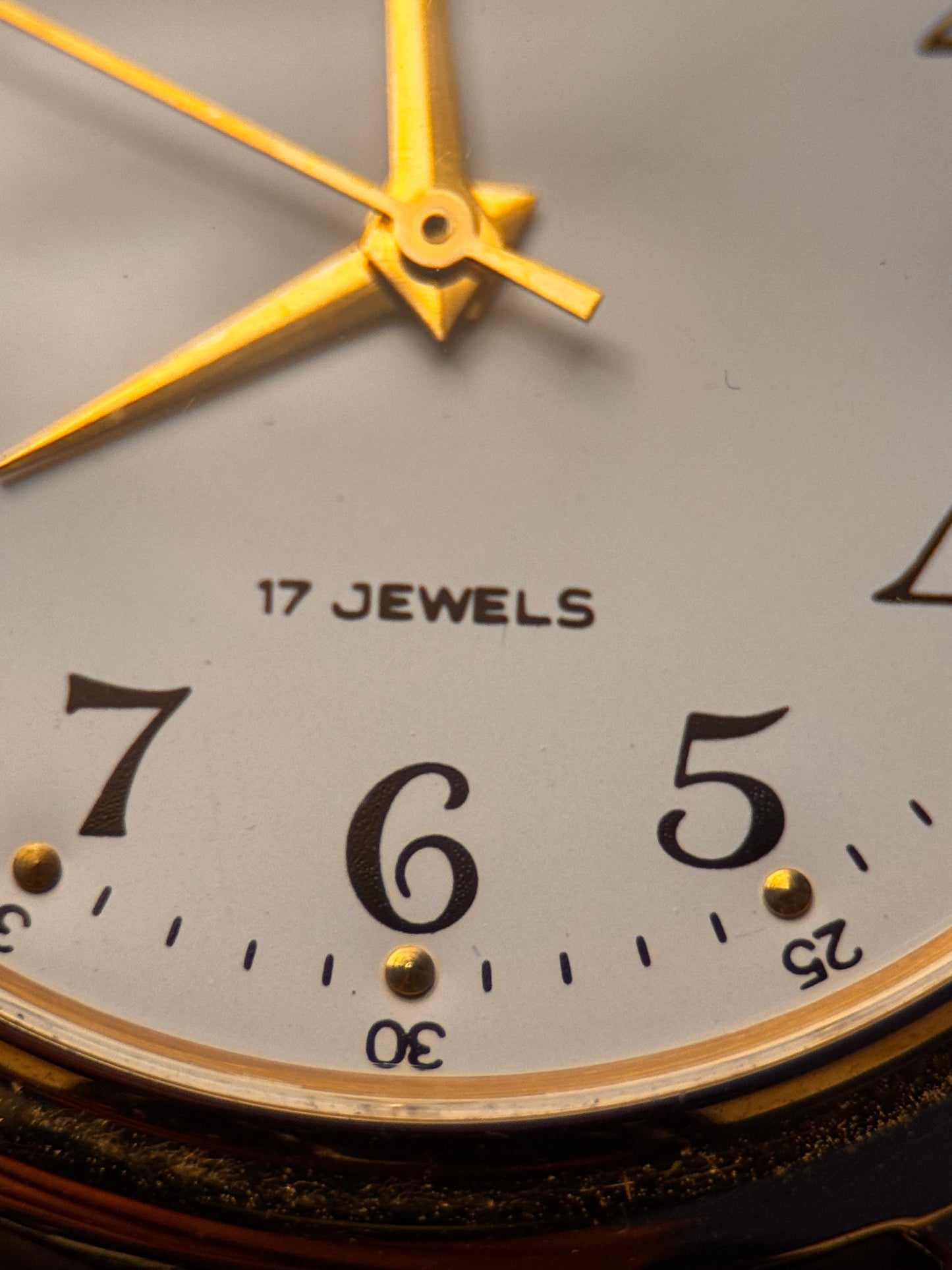 Sekonda 17-Jewel Mechanical Wind – Gold Tone (1970s)