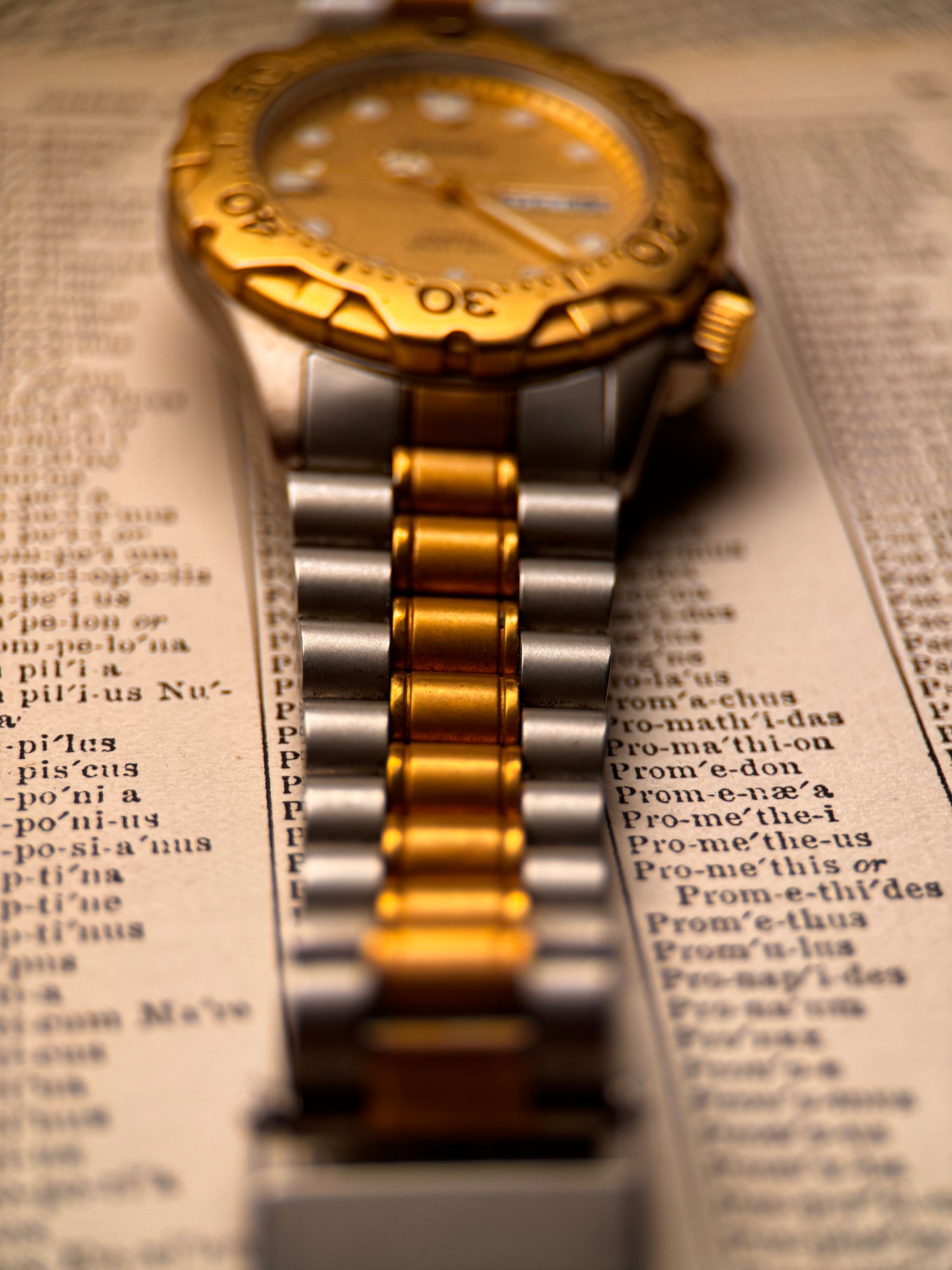 Rare Accurist Quartz Diver Circa 1990s