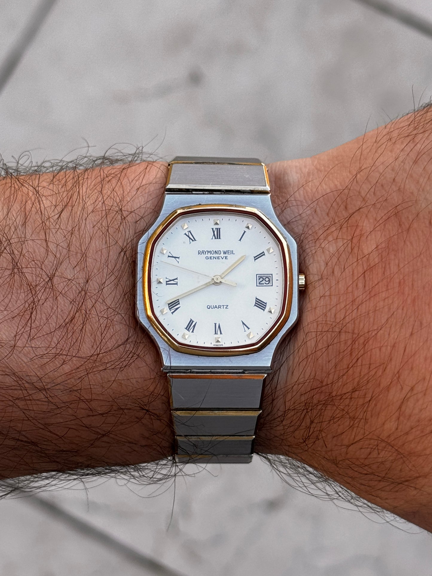 Vintage Raymond Weil Genève Ref. 9107 – Two-Tone Quartz Elegance