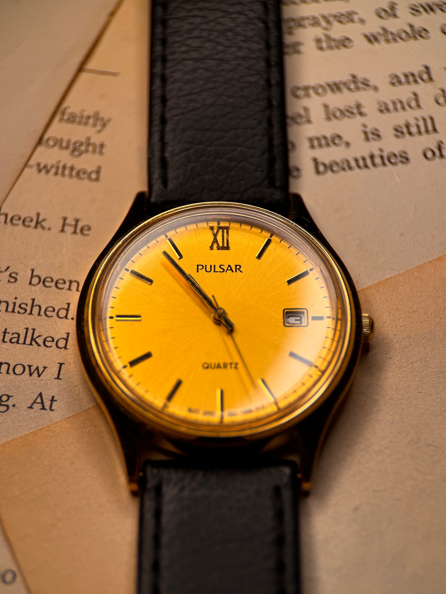 Vintage Pulsar Quartz Ref: 116346 – Gold Dial | Black Leather Strap