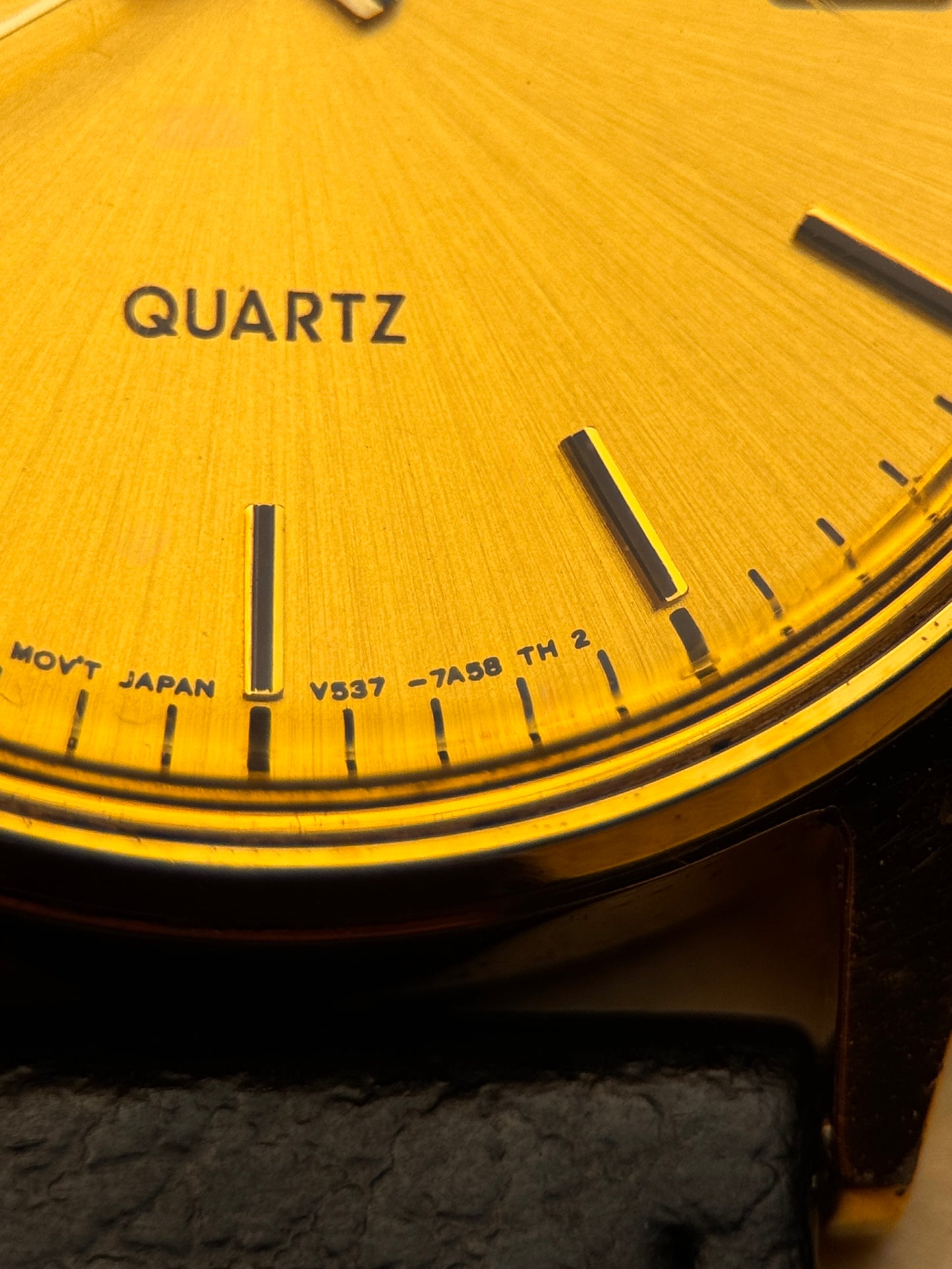 Vintage Pulsar Quartz Ref: 116346 – Gold Dial | Black Leather Strap