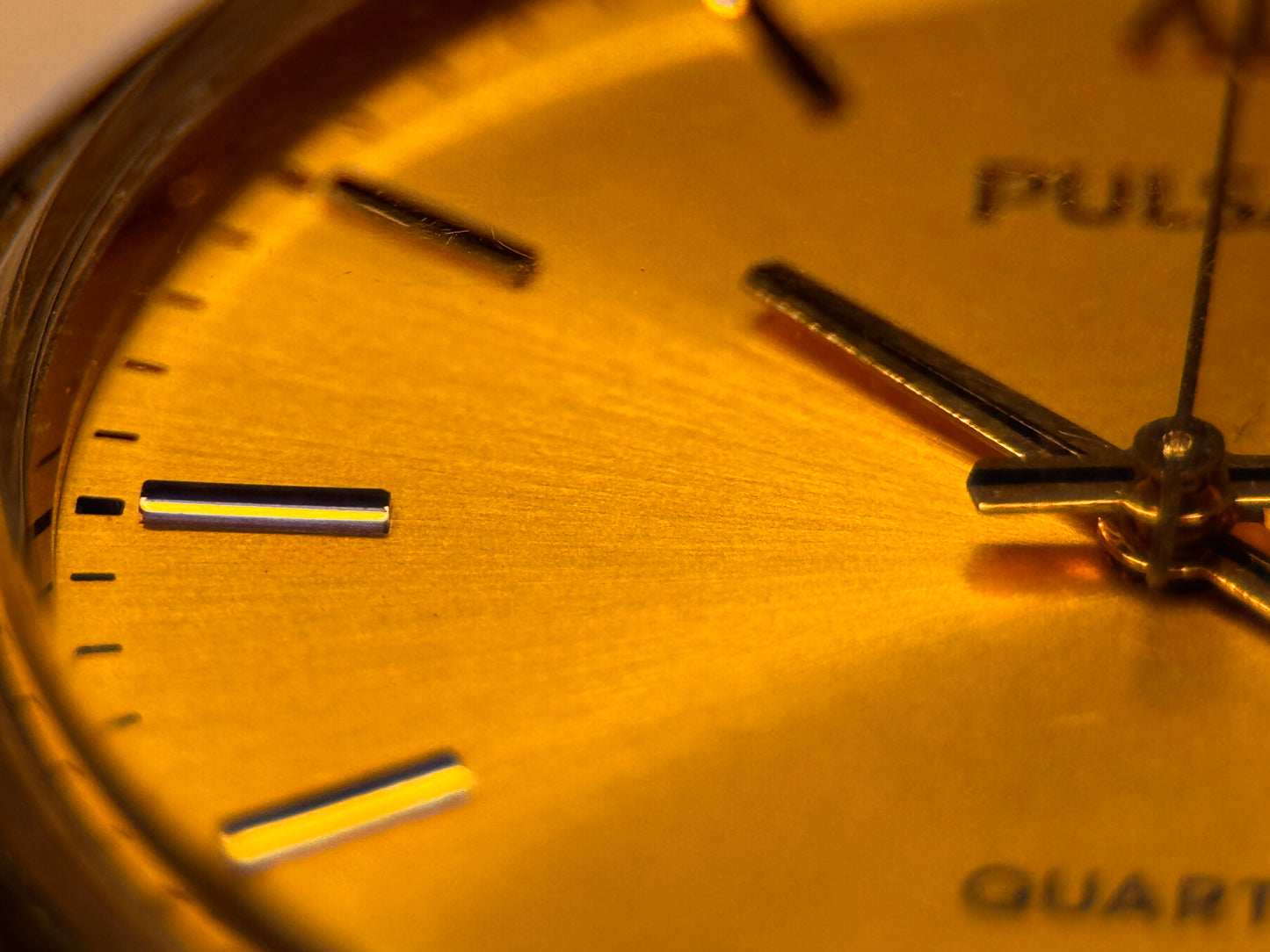 Vintage Pulsar Quartz Ref: 116346 – Gold Dial | Black Leather Strap