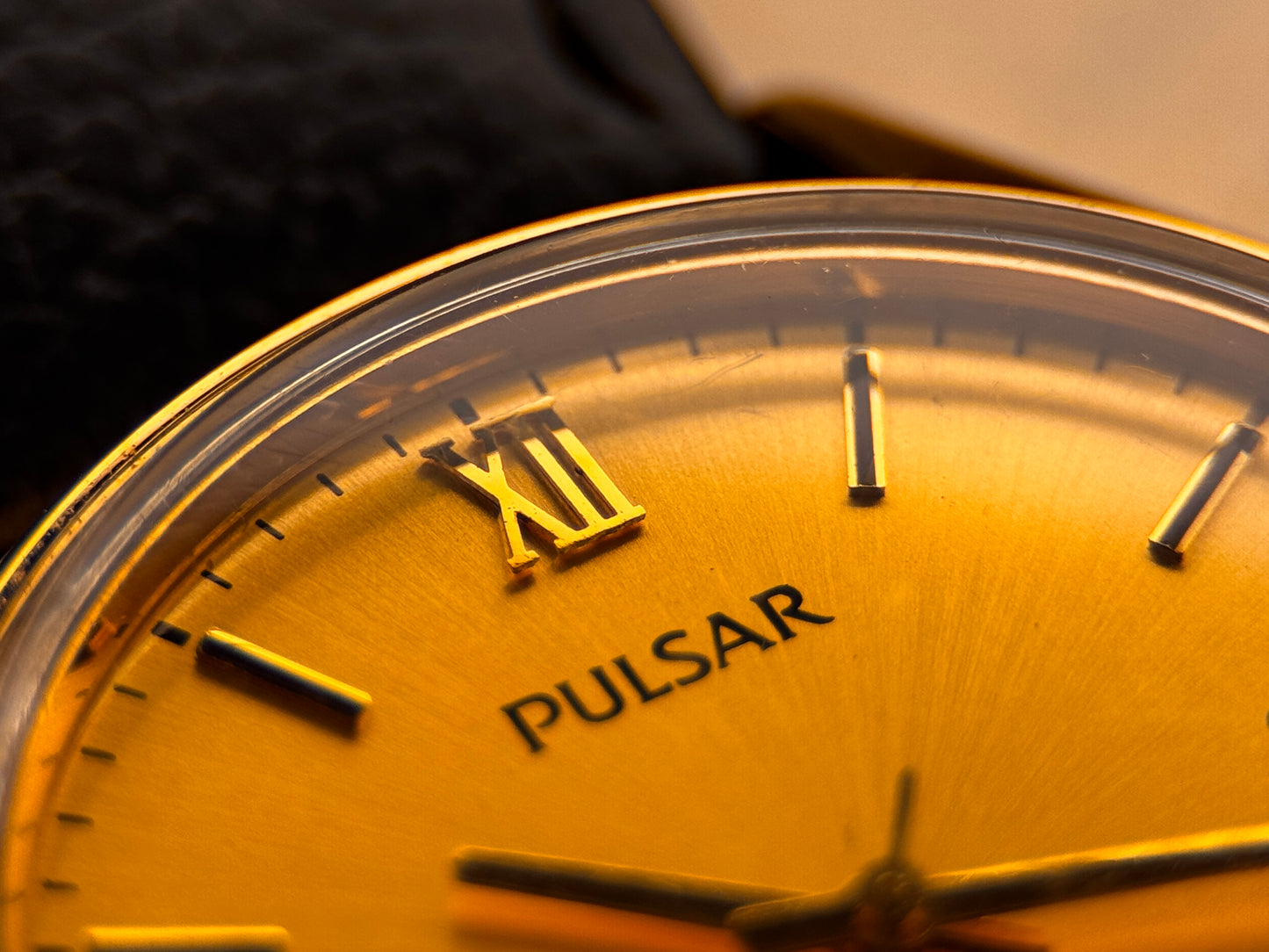 Vintage Pulsar Quartz Ref: 116346 – Gold Dial | Black Leather Strap