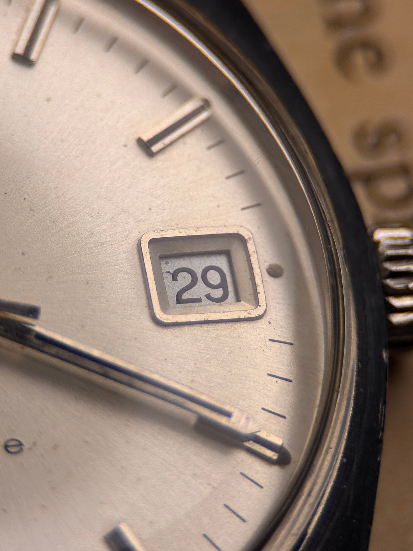 Omega Genève 136.041 | Calibre 613 | 1970 | Silver Sunburst Dial
