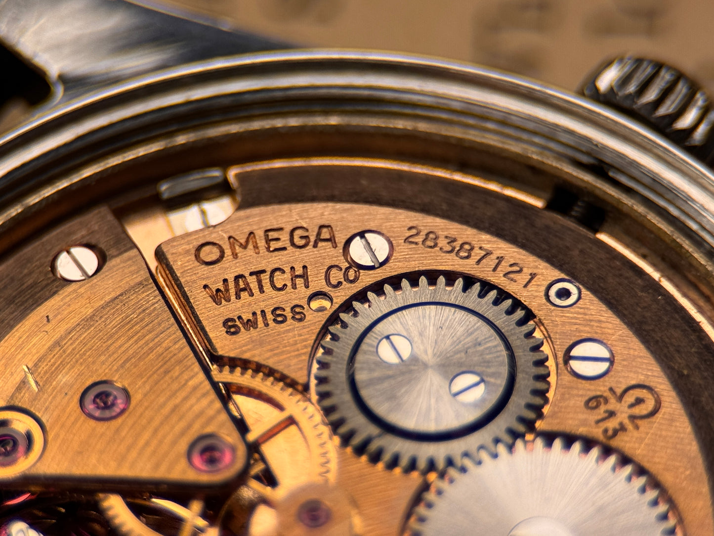 Omega Genève 136.041 | Calibre 613 | 1970 | Silver Sunburst Dial