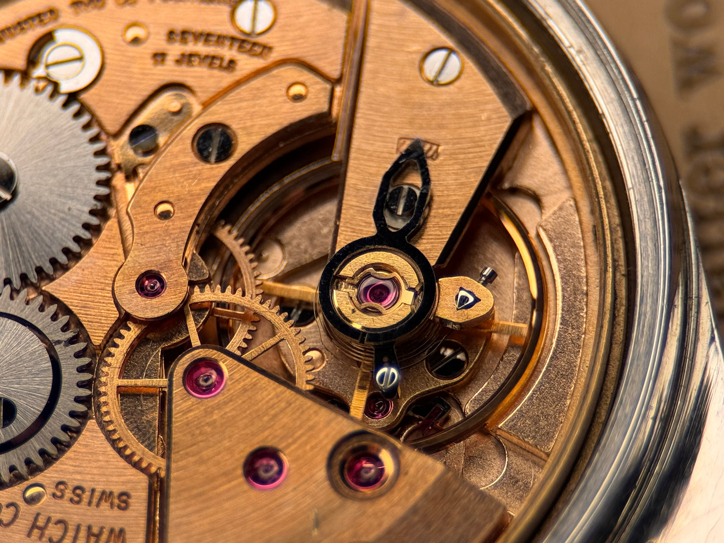 Omega Genève 136.041 | Calibre 613 | 1970 | Silver Sunburst Dial