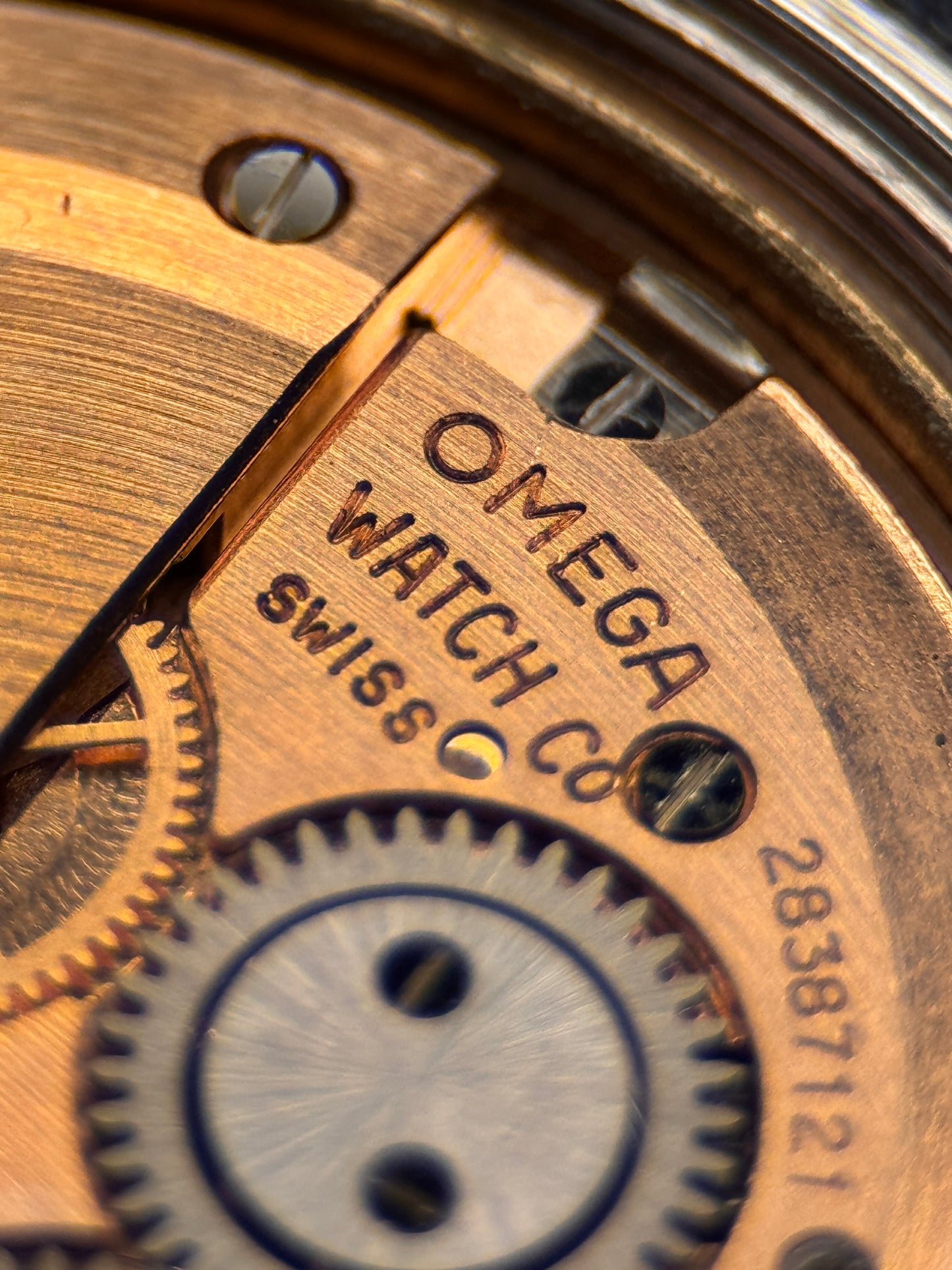 Omega Genève 136.041 | Calibre 613 | 1970 | Silver Sunburst Dial