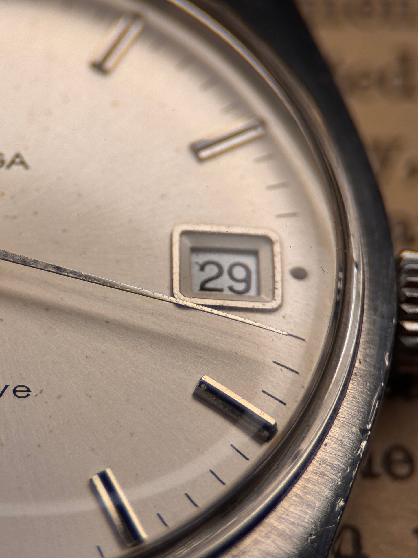 Omega Genève 136.041 | Calibre 613 | 1970 | Silver Sunburst Dial