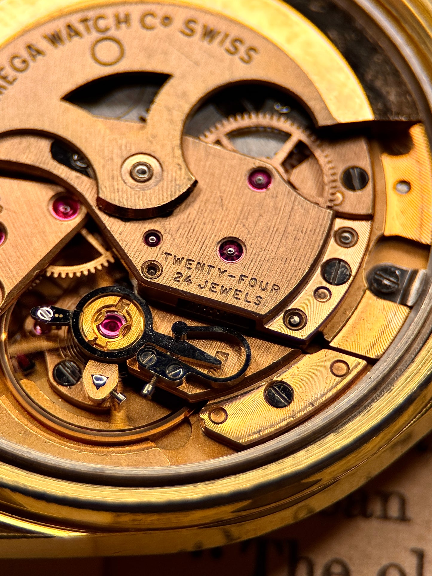 Omega Genève 166.041 | Calibre 565 Automatic | 1968 | Silver Sunburst Dial