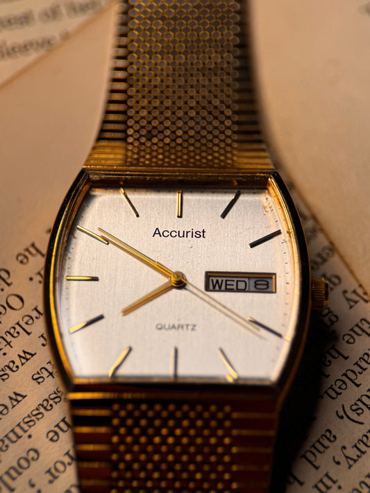 Accurist Men’s Quartz Day-Date Watch – CAL6M02 Gold Tone
