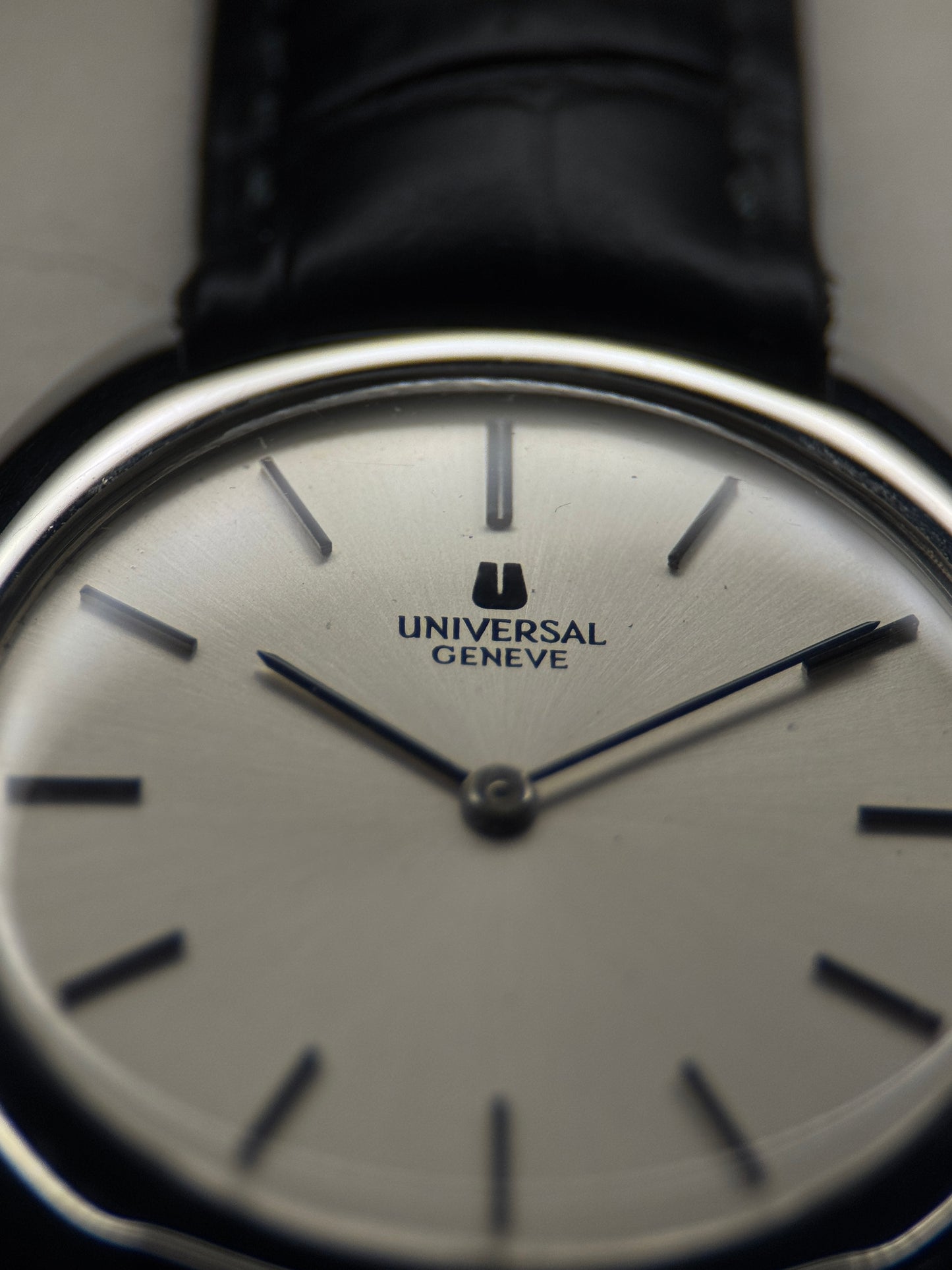 Universal Genève Ultra Slim Silver Sunburst Dial Circa 1970s