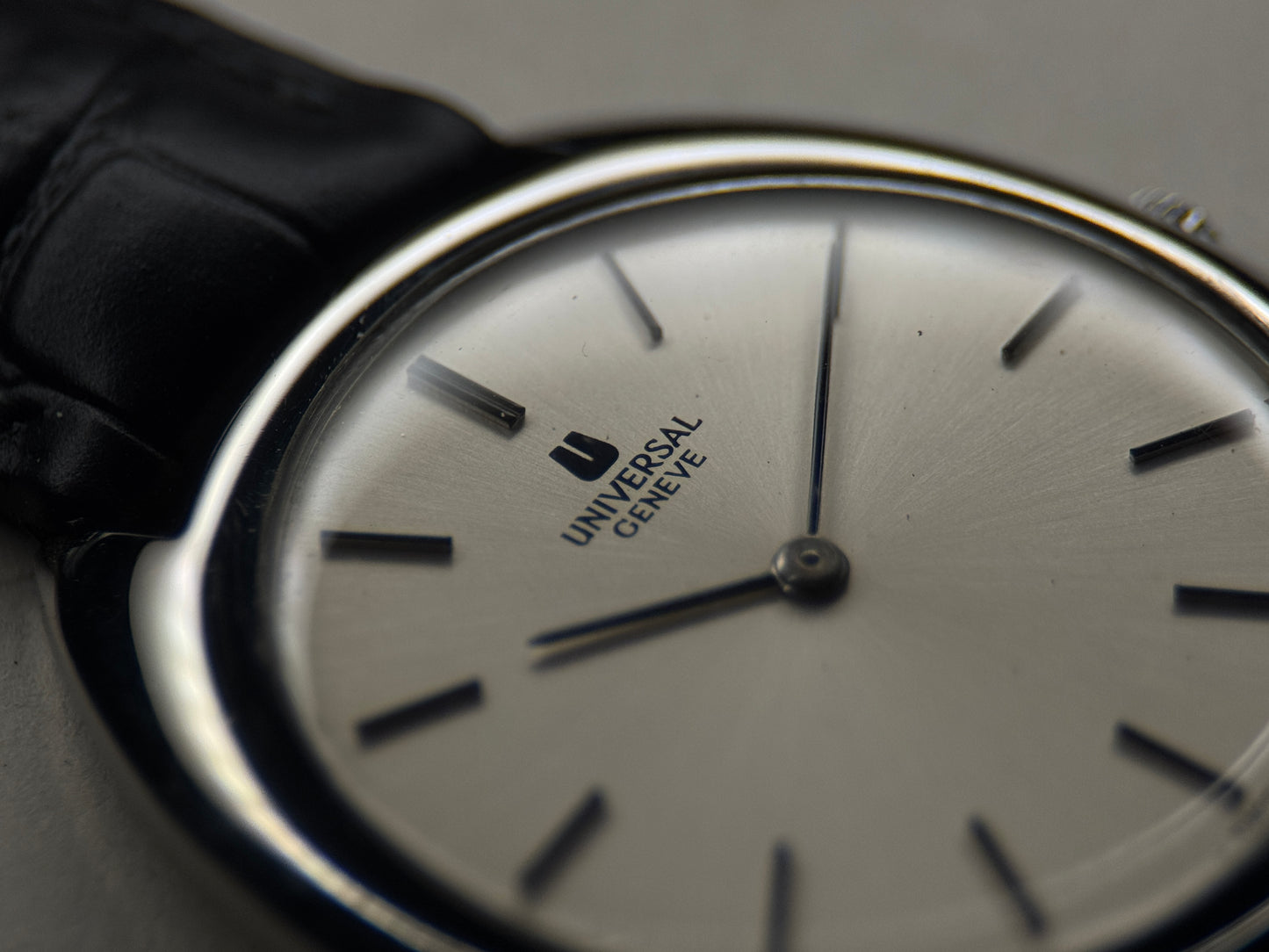 Universal Genève Ultra Slim Silver Sunburst Dial Circa 1970s