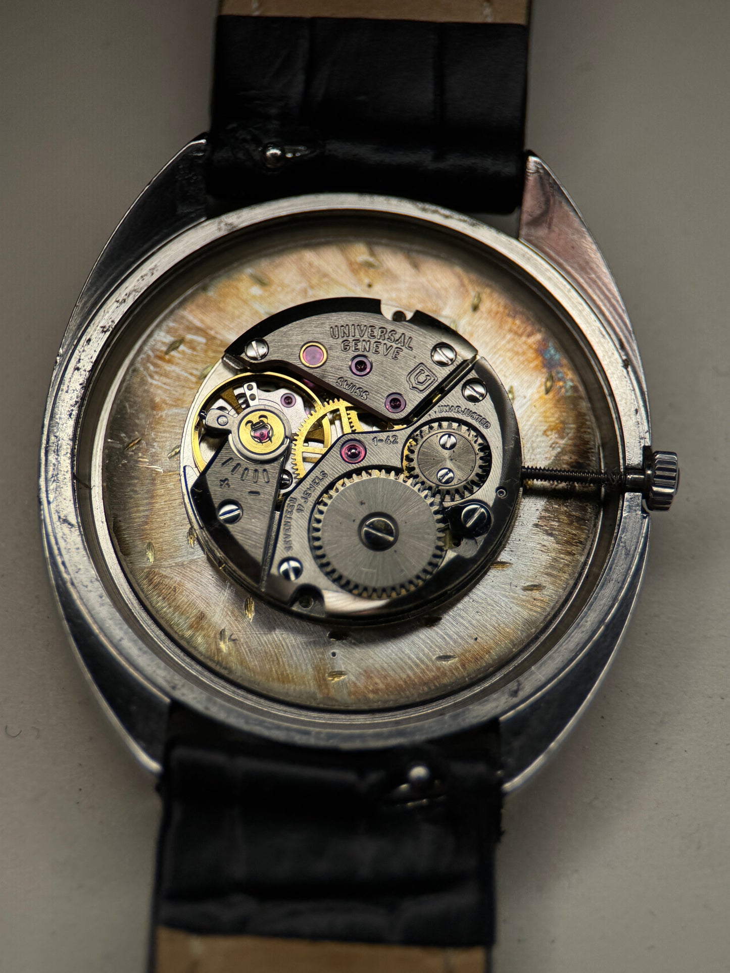 Universal Genève Ultra Slim Silver Sunburst Dial Circa 1970s