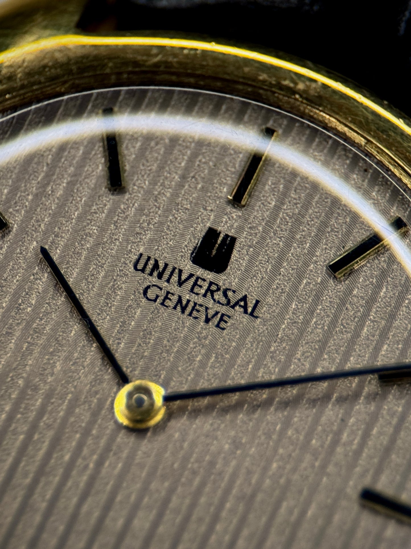 Universal Genève | Ultra Slim | Linen Dial | Cal 1 - 42