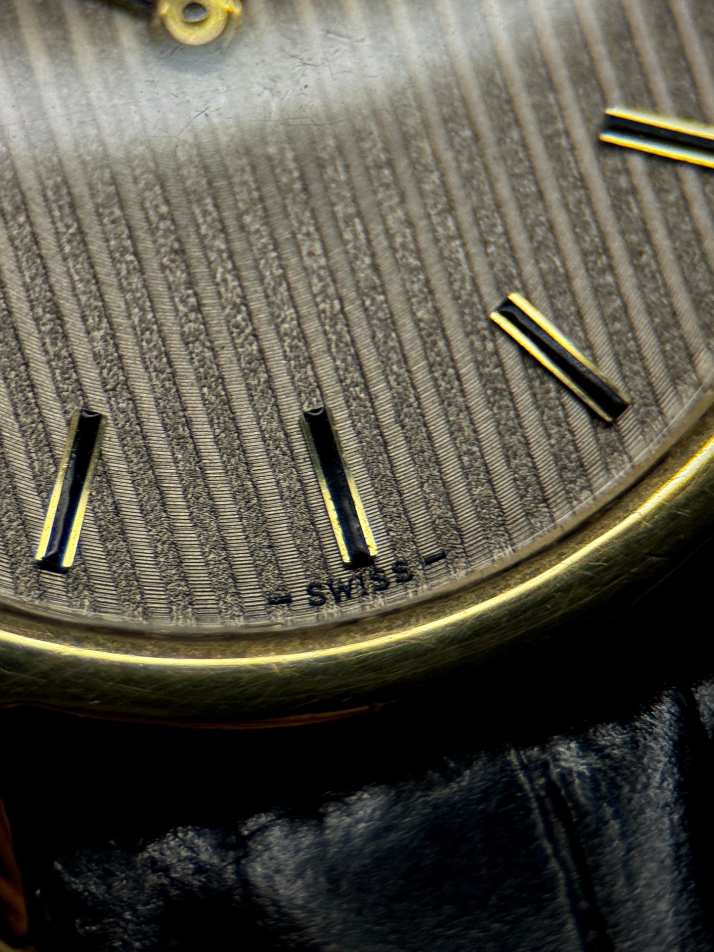 Universal Genève | Ultra Slim | Linen Dial | Cal 1 - 42